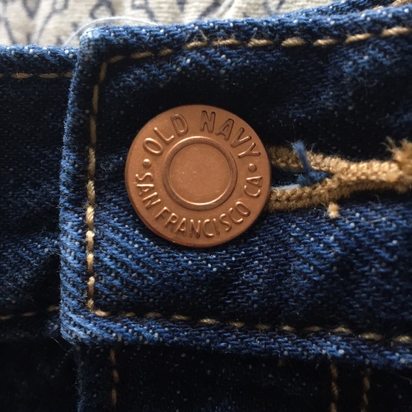 Shorts - Picture 2 of 4